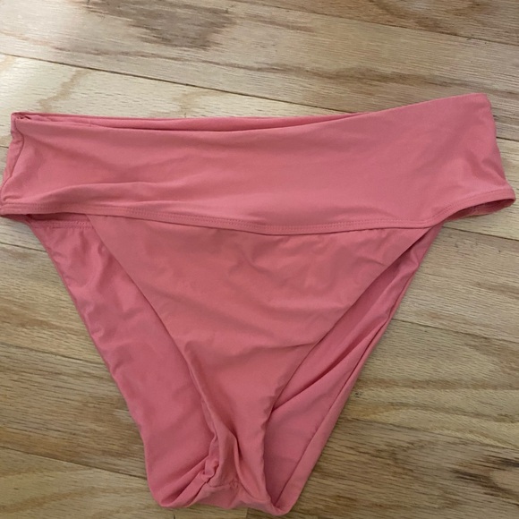 Coco Beech Tankini Top with Bottoms - Picture 4 of 12